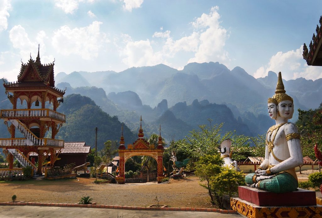 laos, temple, mountains-2091194.jpg